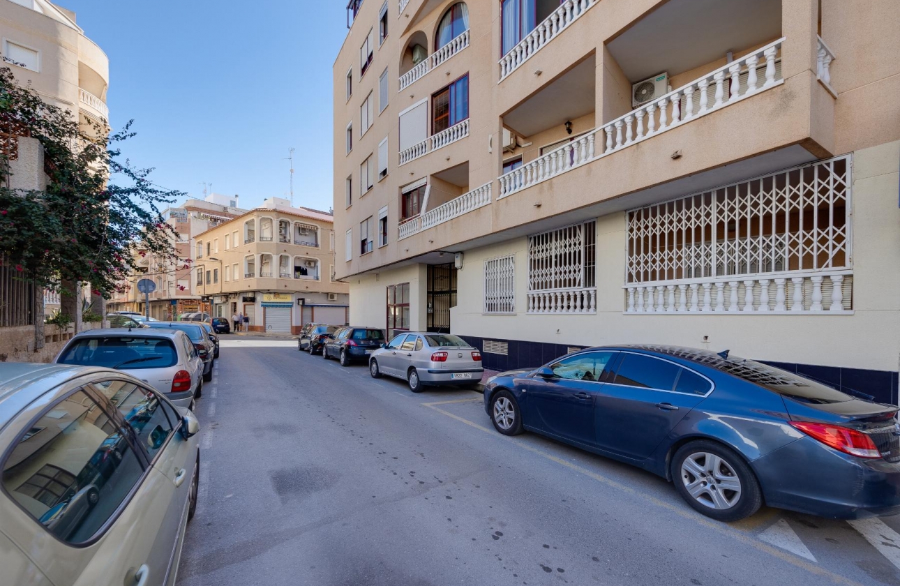 Resale - APARTAMENTO - Torrevieja - Playa del Cura