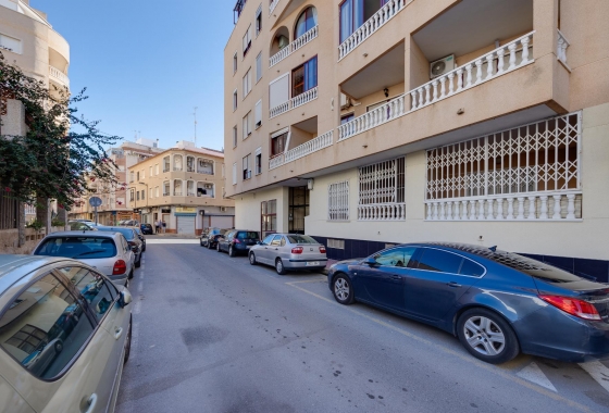 Resale - APARTAMENTO - Torrevieja - Playa del Cura