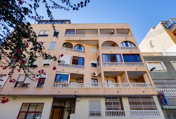 Resale - APARTAMENTO - Torrevieja - Playa del Cura