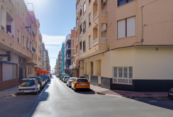 Resale - APARTAMENTO - Torrevieja - Playa del Cura