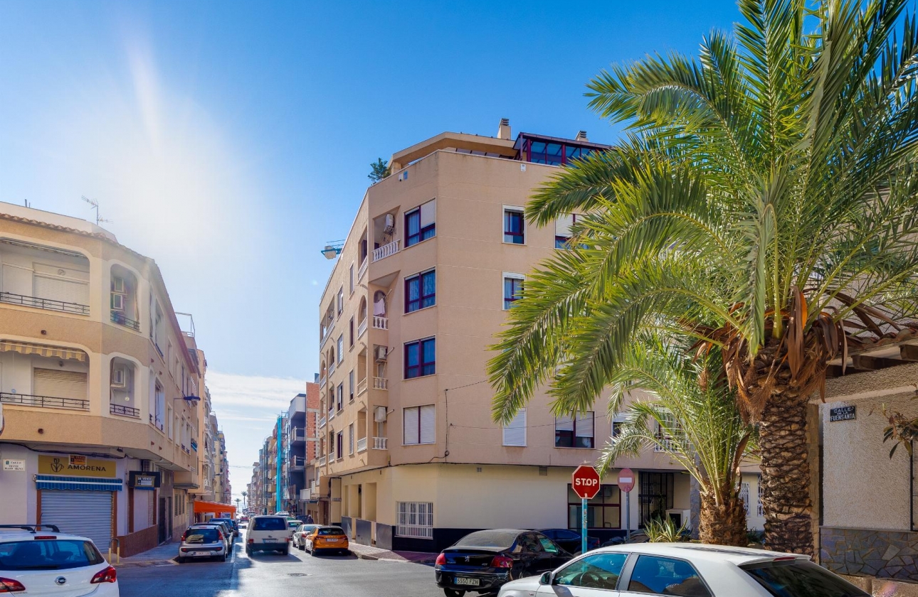 Resale - APARTAMENTO - Torrevieja - Playa del Cura