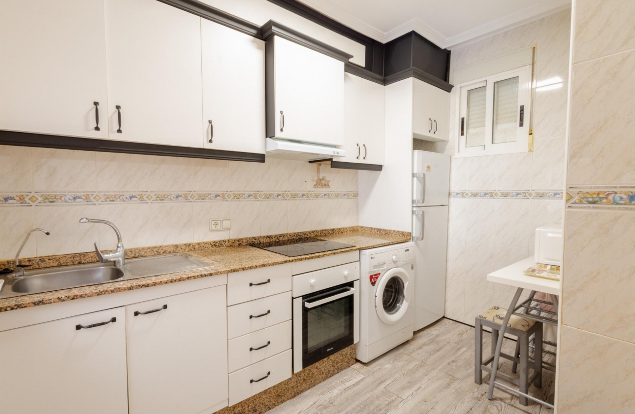 Reventa - APARTAMENTO - Torrevieja - CENTRO