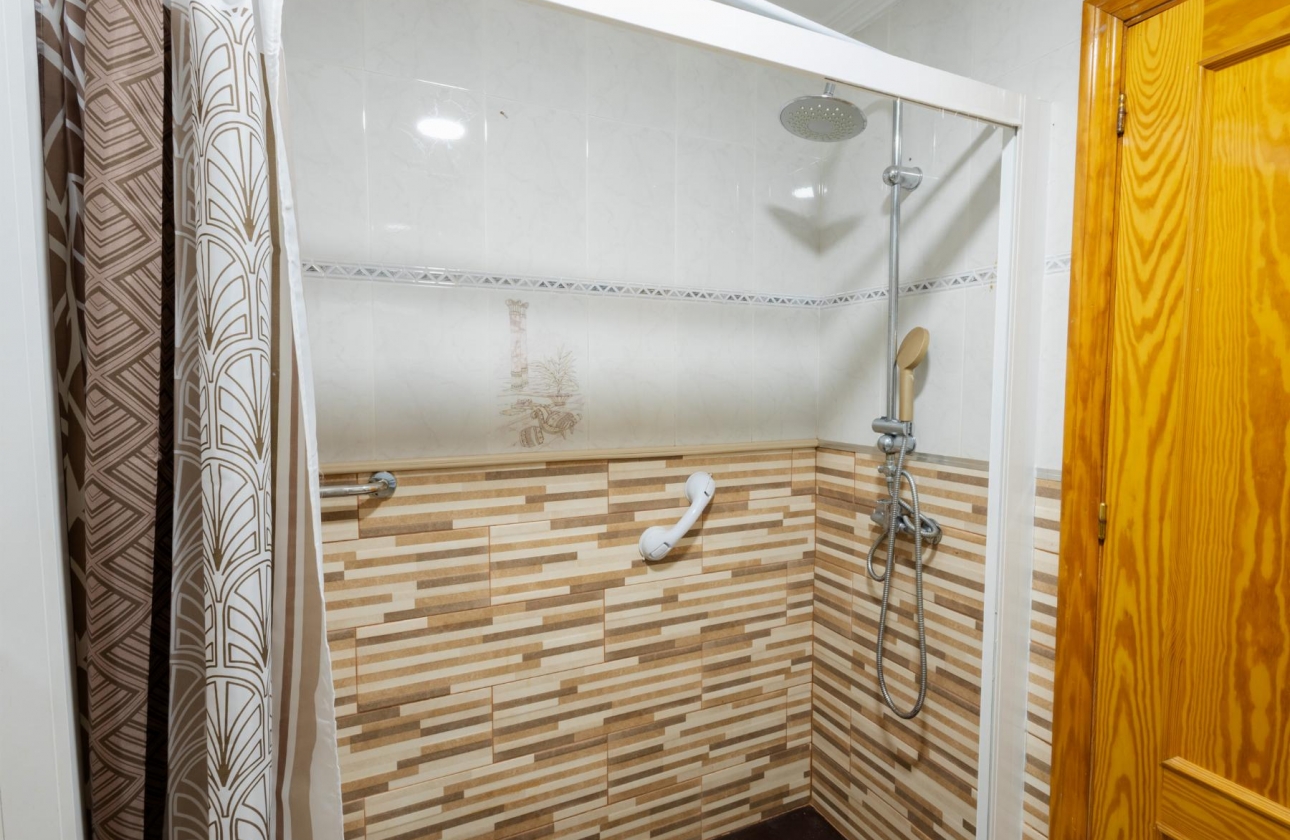 Reventa - APARTAMENTO - Torrevieja - CENTRO