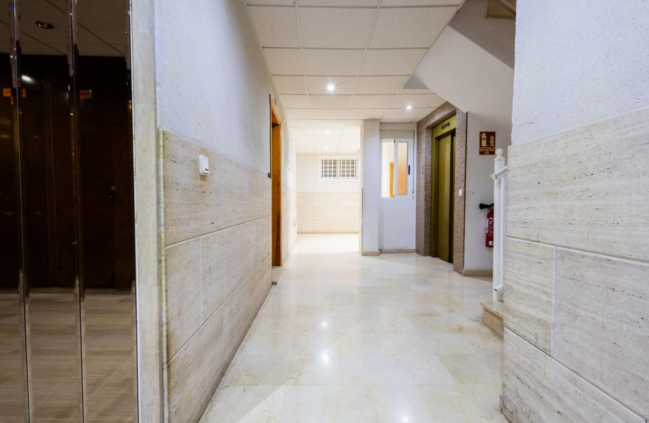 Reventa - APARTAMENTO - Torrevieja - CENTRO