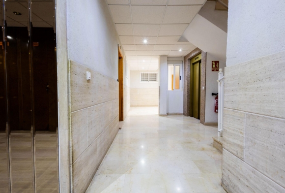 Reventa - APARTAMENTO - Torrevieja - CENTRO