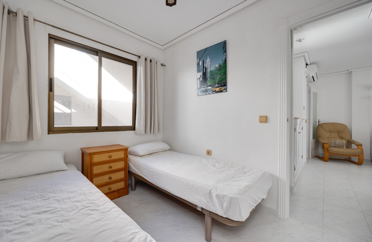 Resale - Apartment - Torrevieja - La Veleta