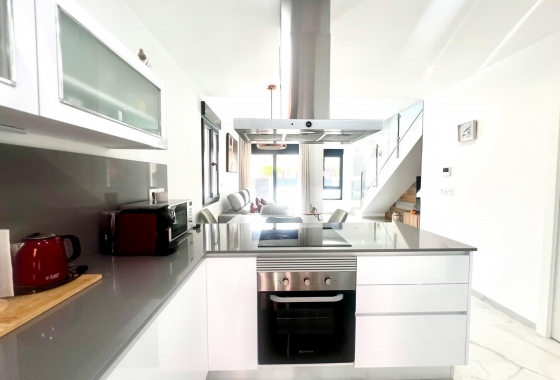 Resale - Villa - Torrevieja - La Siesta - El Salado - Torreta