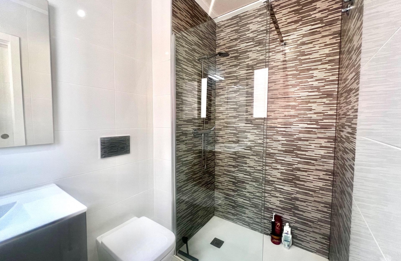 Resale - Villa - Torrevieja - La Siesta - El Salado - Torreta