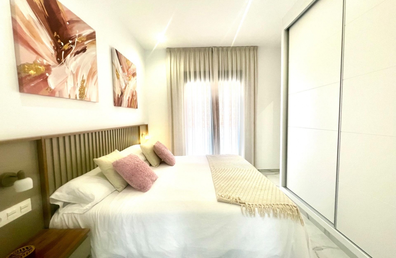 Resale - Villa - Torrevieja - La Siesta - El Salado - Torreta