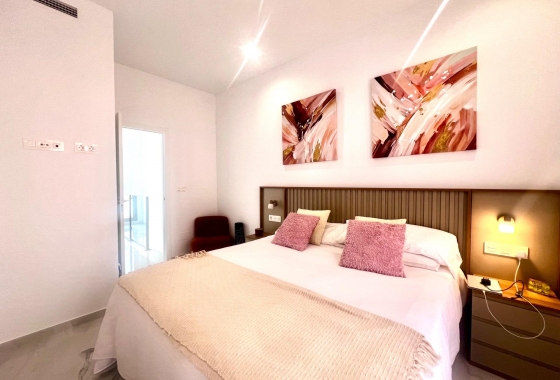 Resale - Villa - Torrevieja - La Siesta - El Salado - Torreta