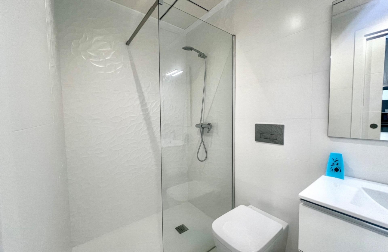 Resale - Villa - Torrevieja - La Siesta - El Salado - Torreta