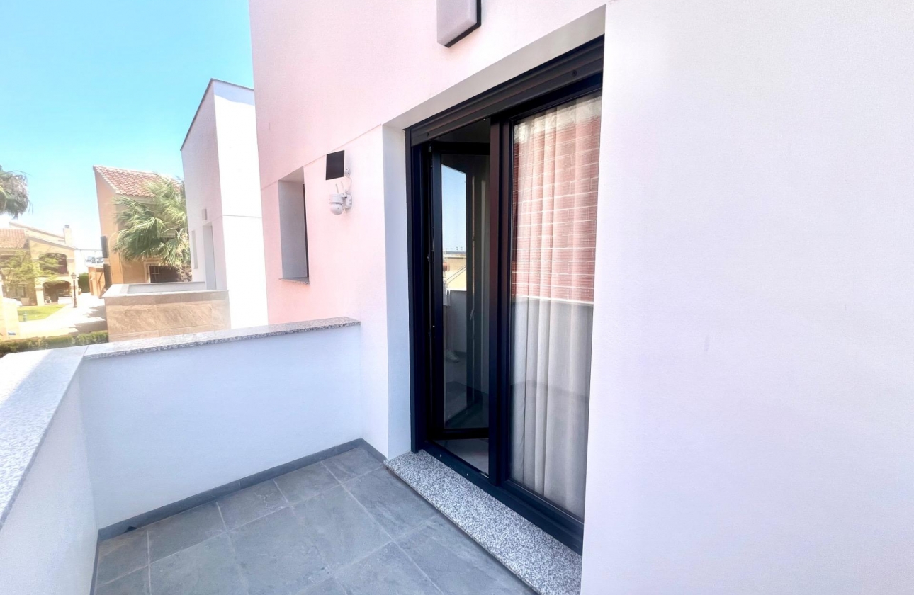 Resale - Villa - Torrevieja - La Siesta - El Salado - Torreta