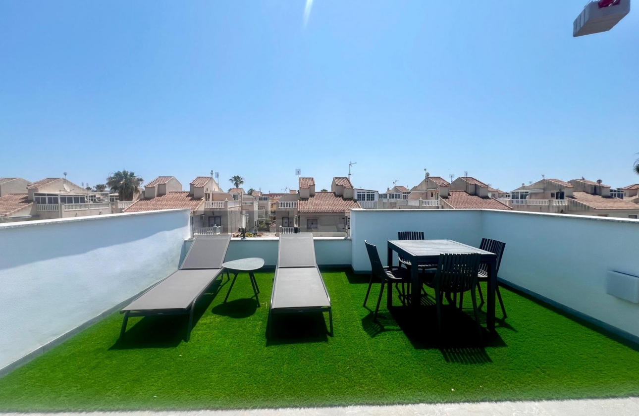 Resale - Villa - Torrevieja - La Siesta - El Salado - Torreta