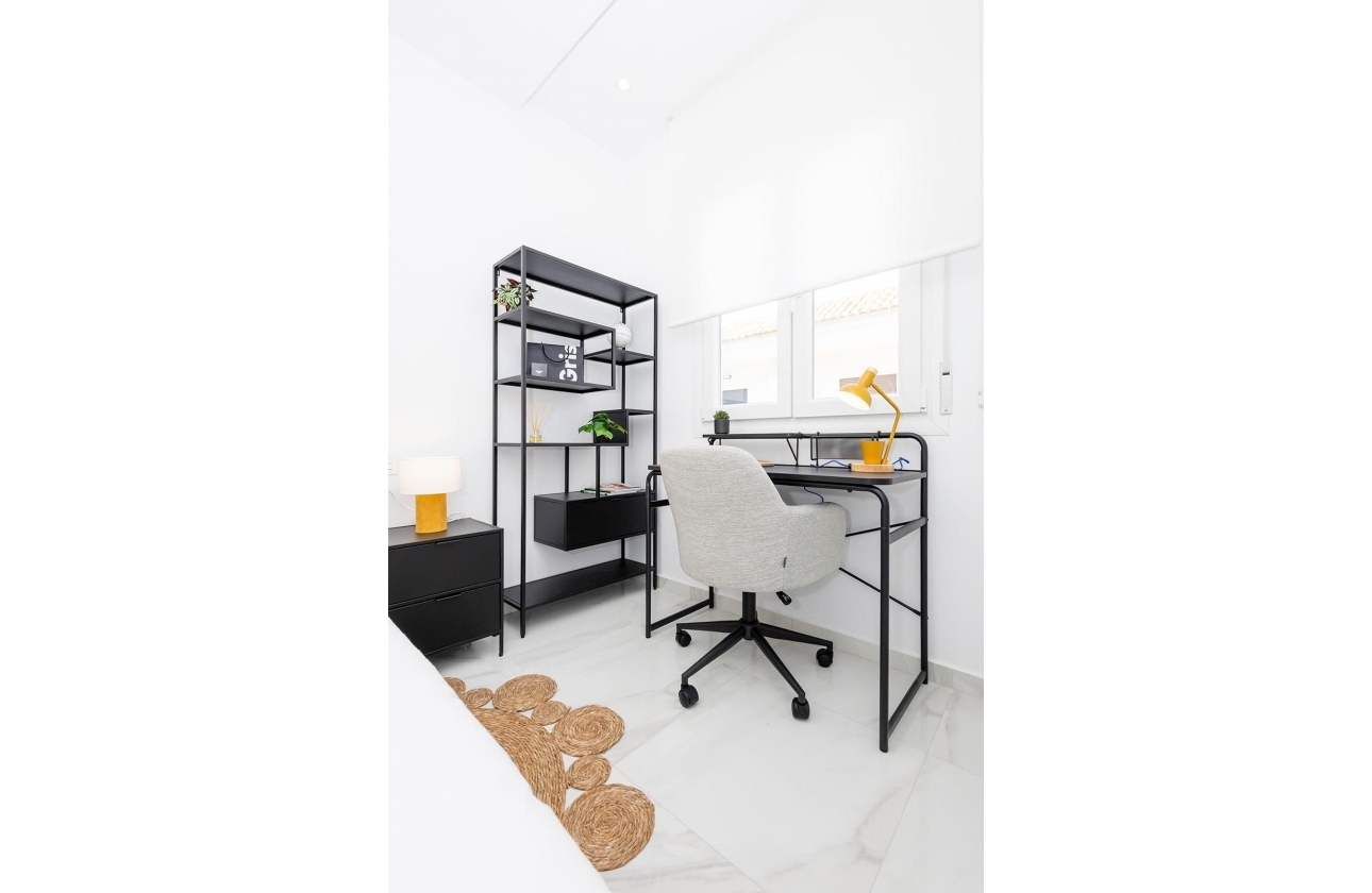 Resale - Apartment - Jacarilla