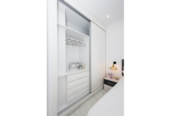 Resale - Apartment - Jacarilla