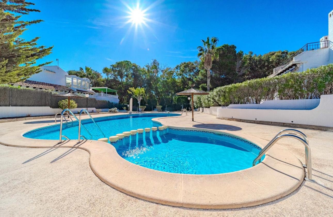 Resale - Villa - Orihuela-Costa - Playa Flamenca