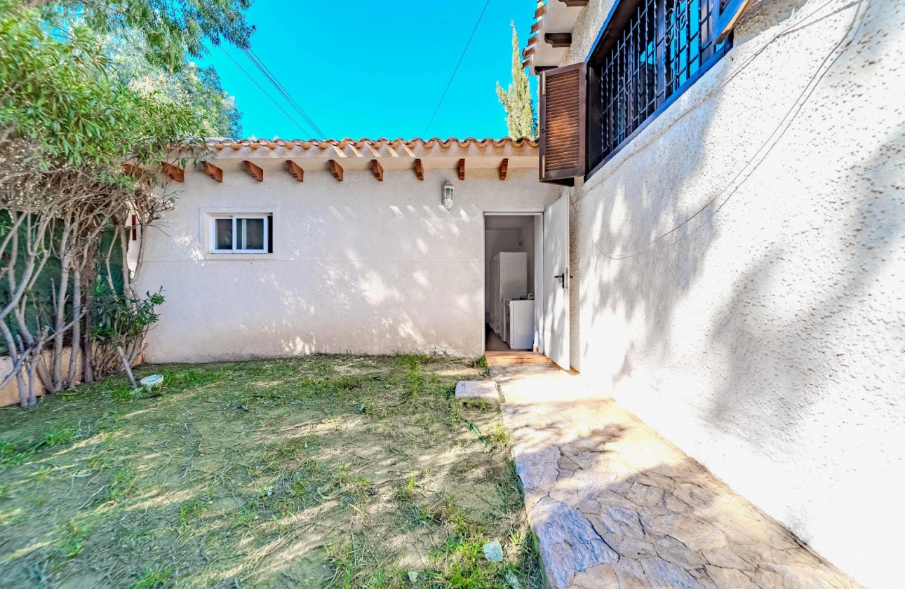 Resale - Villa - Orihuela-Costa - Playa Flamenca