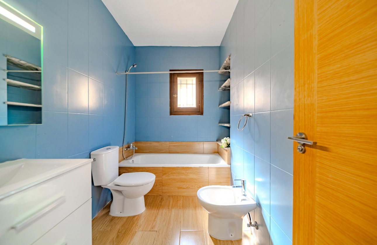 Resale - Villa - Orihuela-Costa - Playa Flamenca