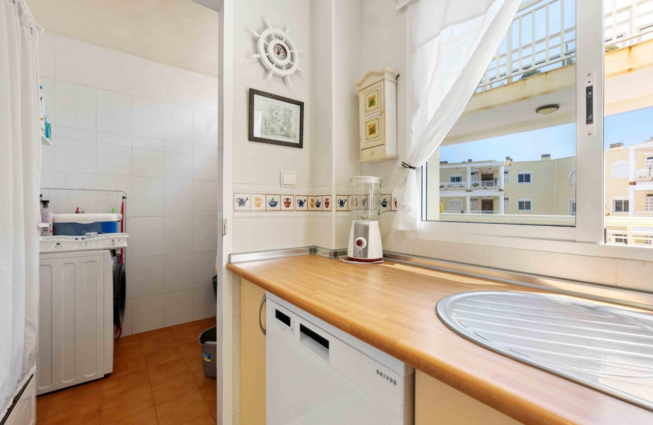 Resale - Apartment - Orihuela Costa - Campoamor