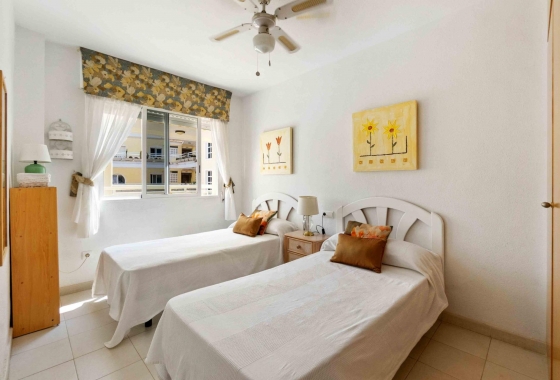 Resale - Apartment - Orihuela Costa - Campoamor