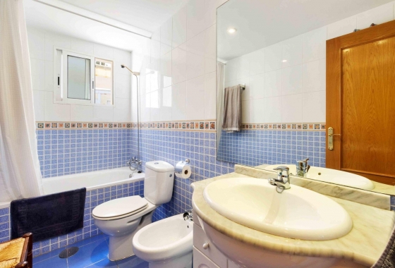 Resale - Apartment - Orihuela Costa - Campoamor