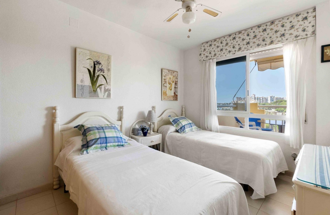 Resale - Apartment - Orihuela Costa - Campoamor