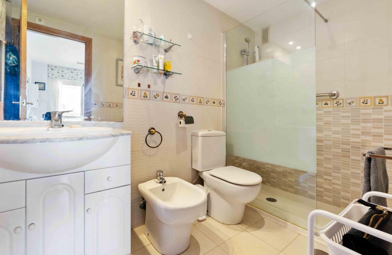 Resale - Apartment - Orihuela Costa - Campoamor