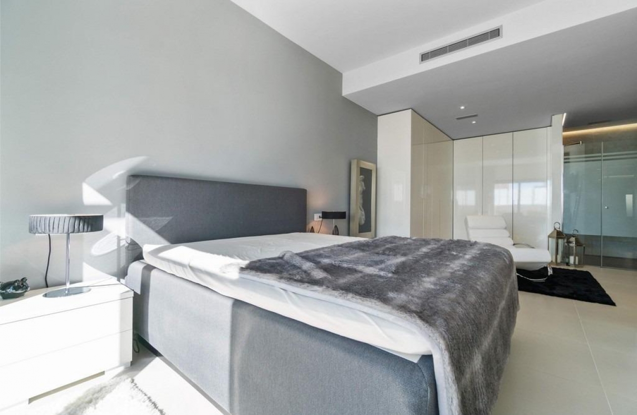 Resale - Villa - Orihuela Costa - Campoamor