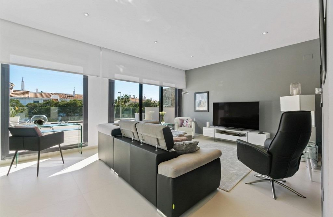 Resale - Villa - Orihuela Costa - Campoamor