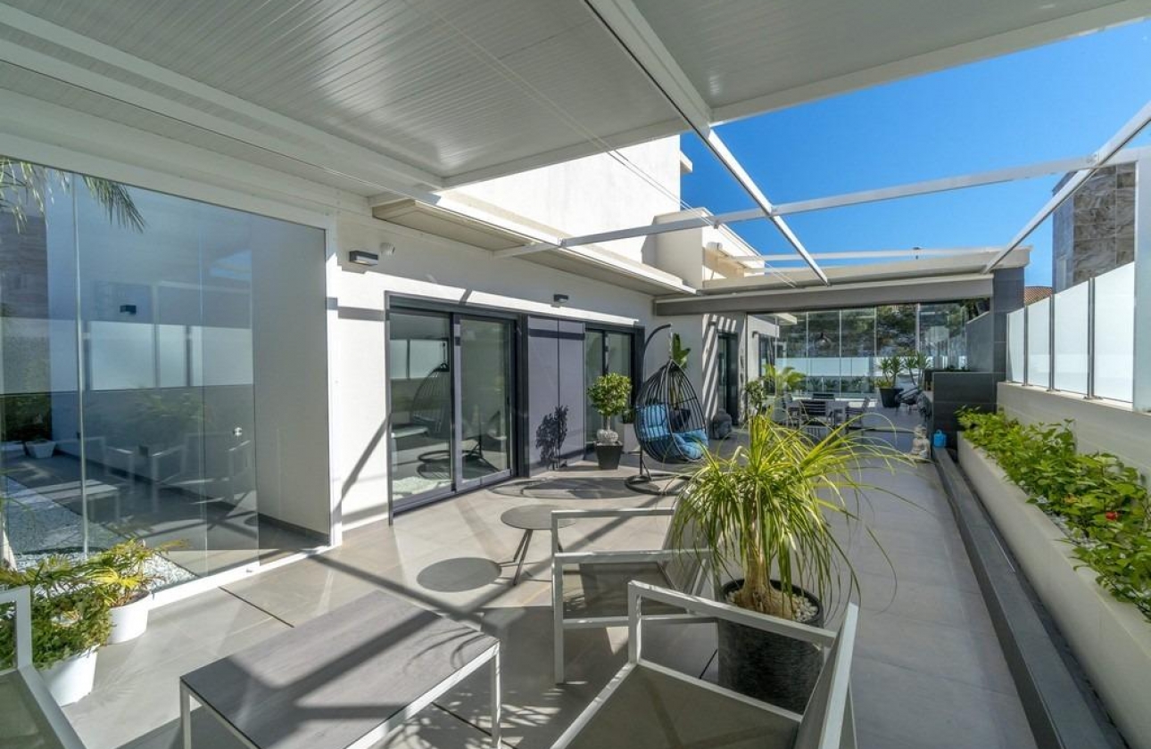 Resale - Villa - Orihuela Costa - Campoamor