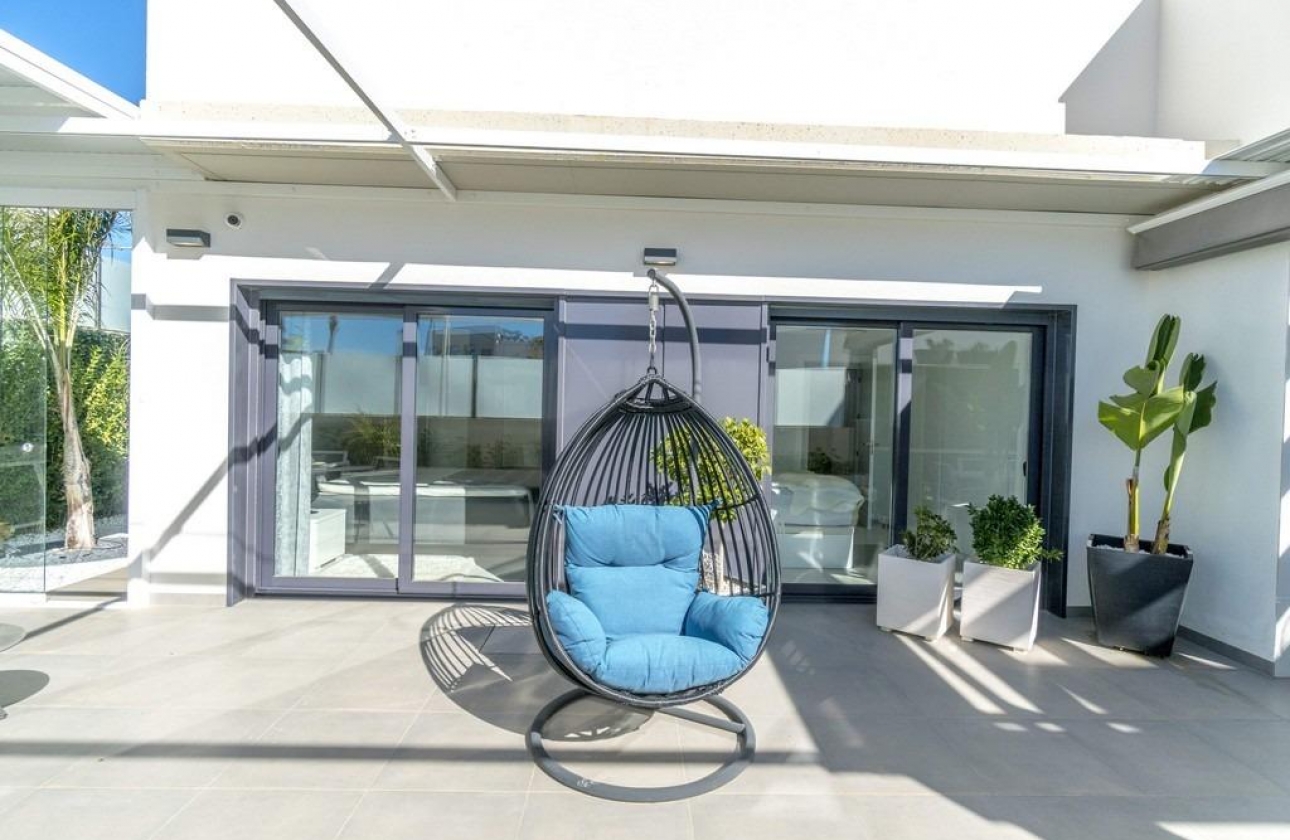 Resale - Villa - Orihuela Costa - Campoamor