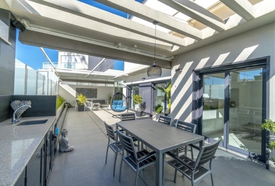 Resale - Villa - Orihuela Costa - Campoamor