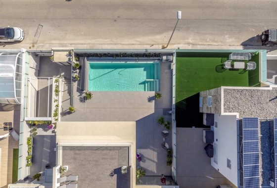 Resale - Villa - Orihuela Costa - Campoamor