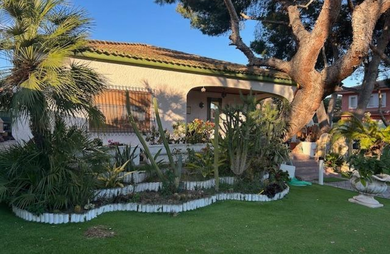 Wiederverkauf - Villa - Orihuela Costa - Altos de Campoamor