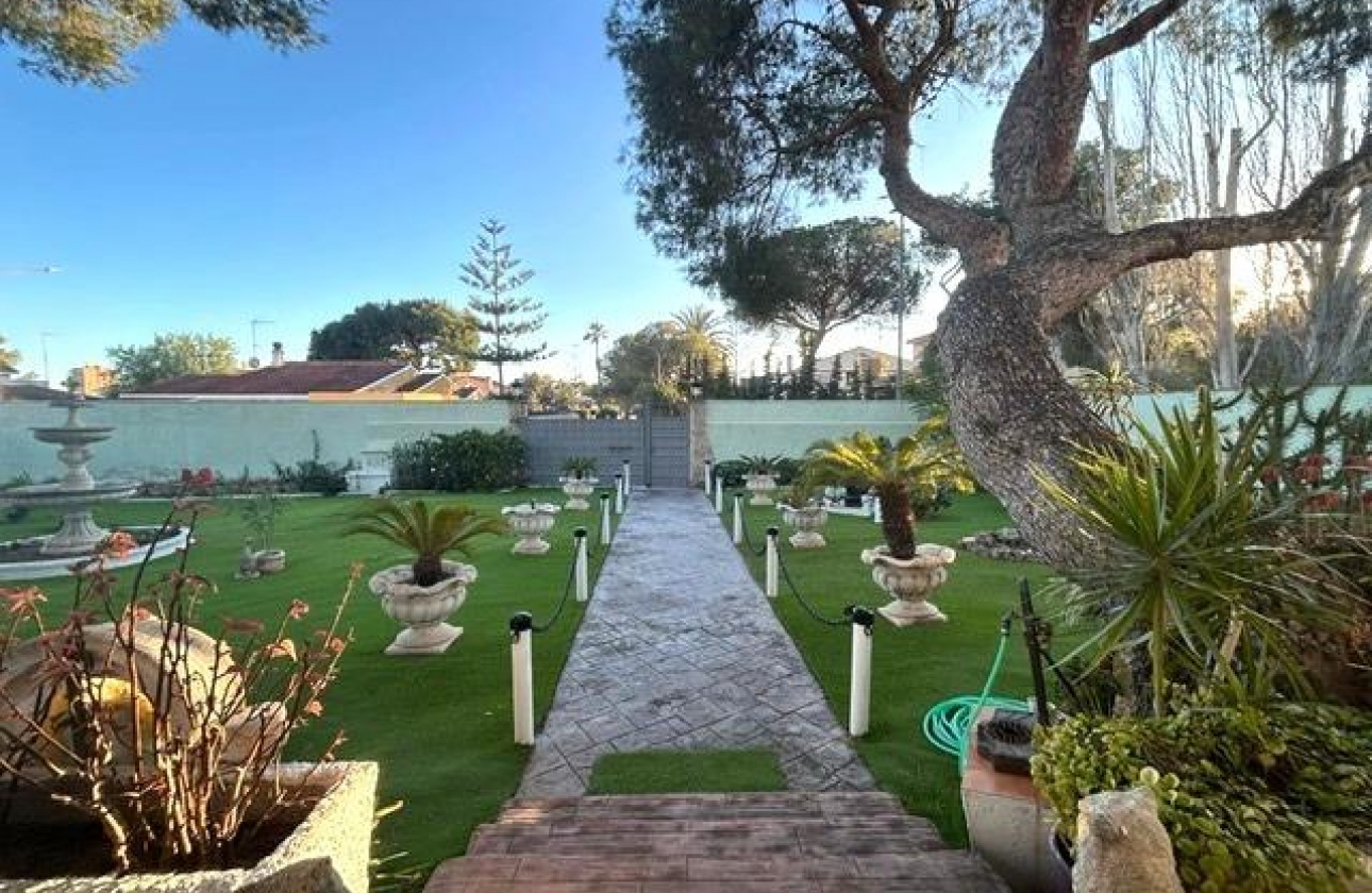 Wiederverkauf - Villa - Orihuela Costa - Altos de Campoamor