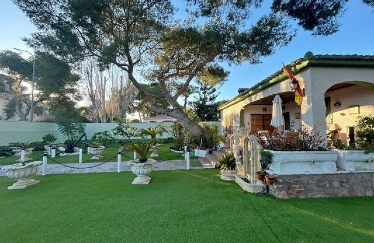 Wiederverkauf - Villa - Orihuela Costa - Altos de Campoamor