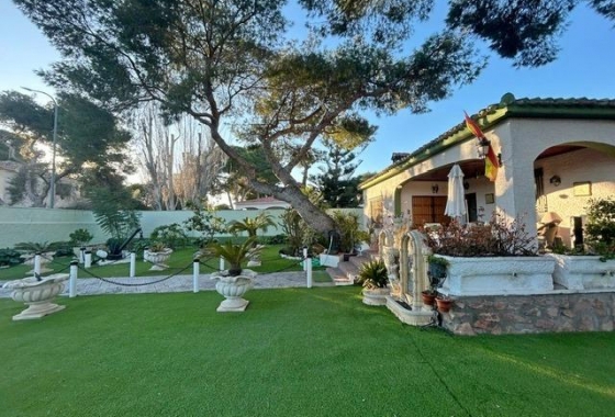 Wiederverkauf - Villa - Orihuela Costa - Altos de Campoamor