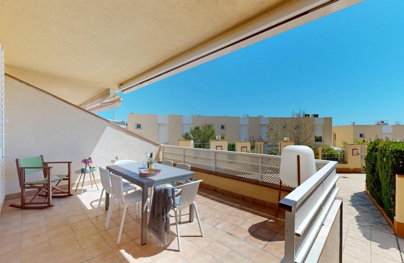 Resale - Apartment - Orihuela Costa - Campoamor