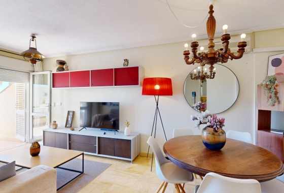 Resale - Apartment - Orihuela Costa - Campoamor