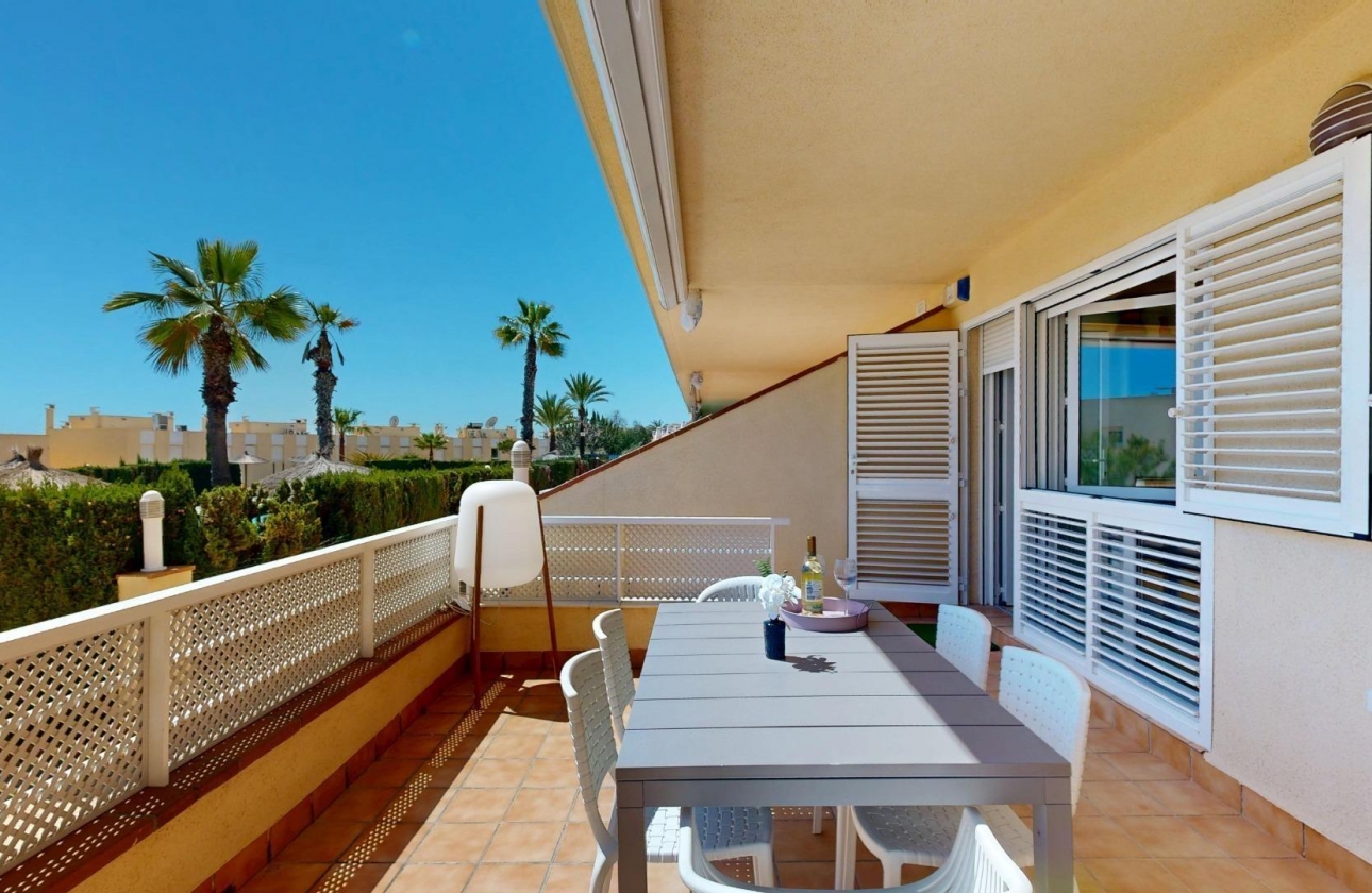 Resale - Apartment - Orihuela Costa - Campoamor