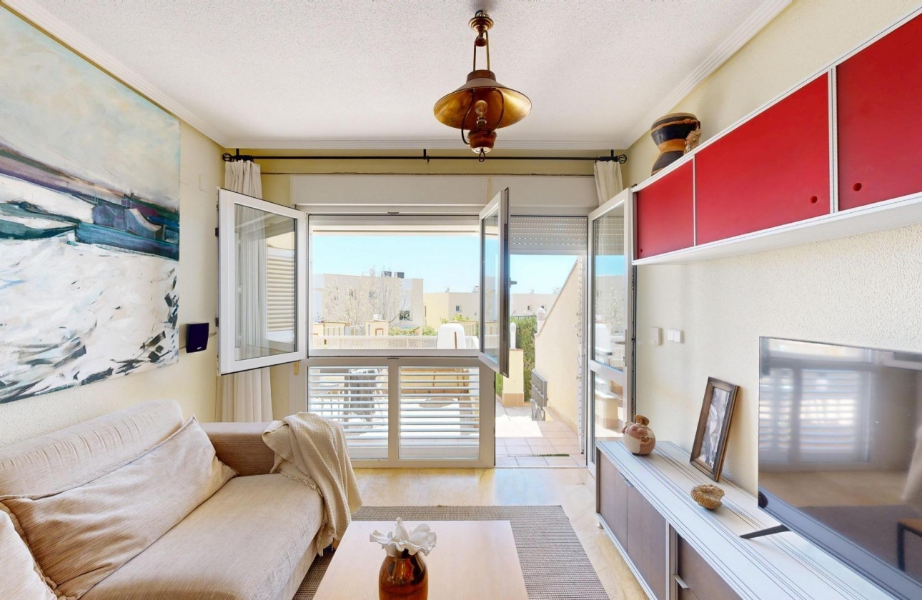 Resale - Apartment - Orihuela Costa - Campoamor