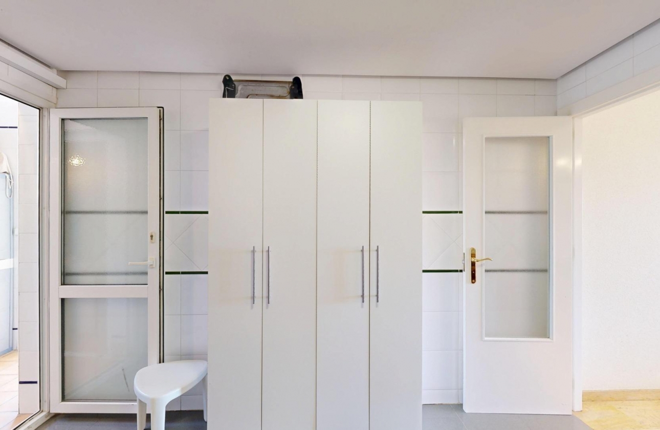 Resale - Apartment - Orihuela Costa - Campoamor