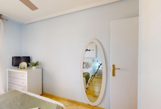 Resale - Apartment - Orihuela Costa - Campoamor