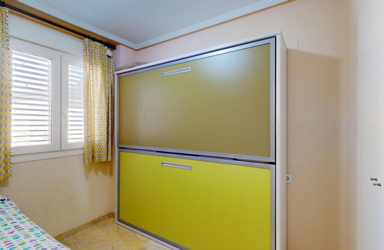 Resale - Apartment - Orihuela Costa - Campoamor