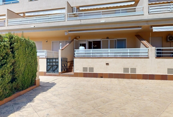 Resale - Apartment - Orihuela Costa - Campoamor