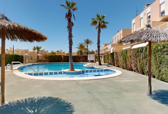 Resale - Apartment - Orihuela Costa - Campoamor