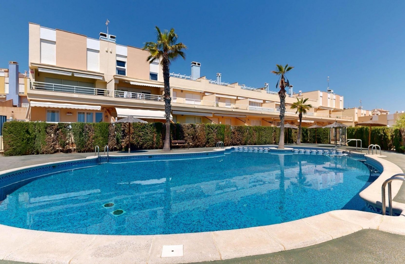 Resale - Apartment - Orihuela Costa - Campoamor