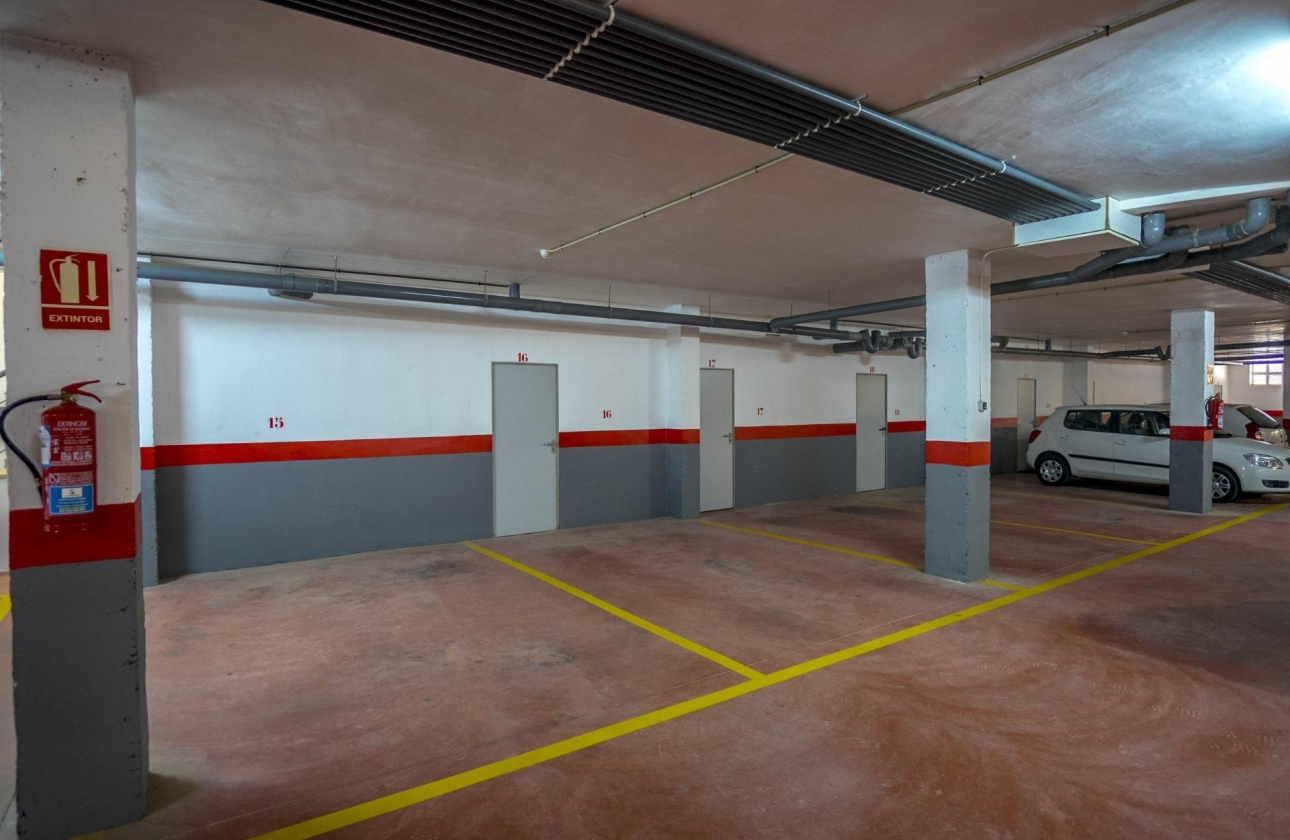 Resale - Apartment - Orihuela Costa - Campoamor