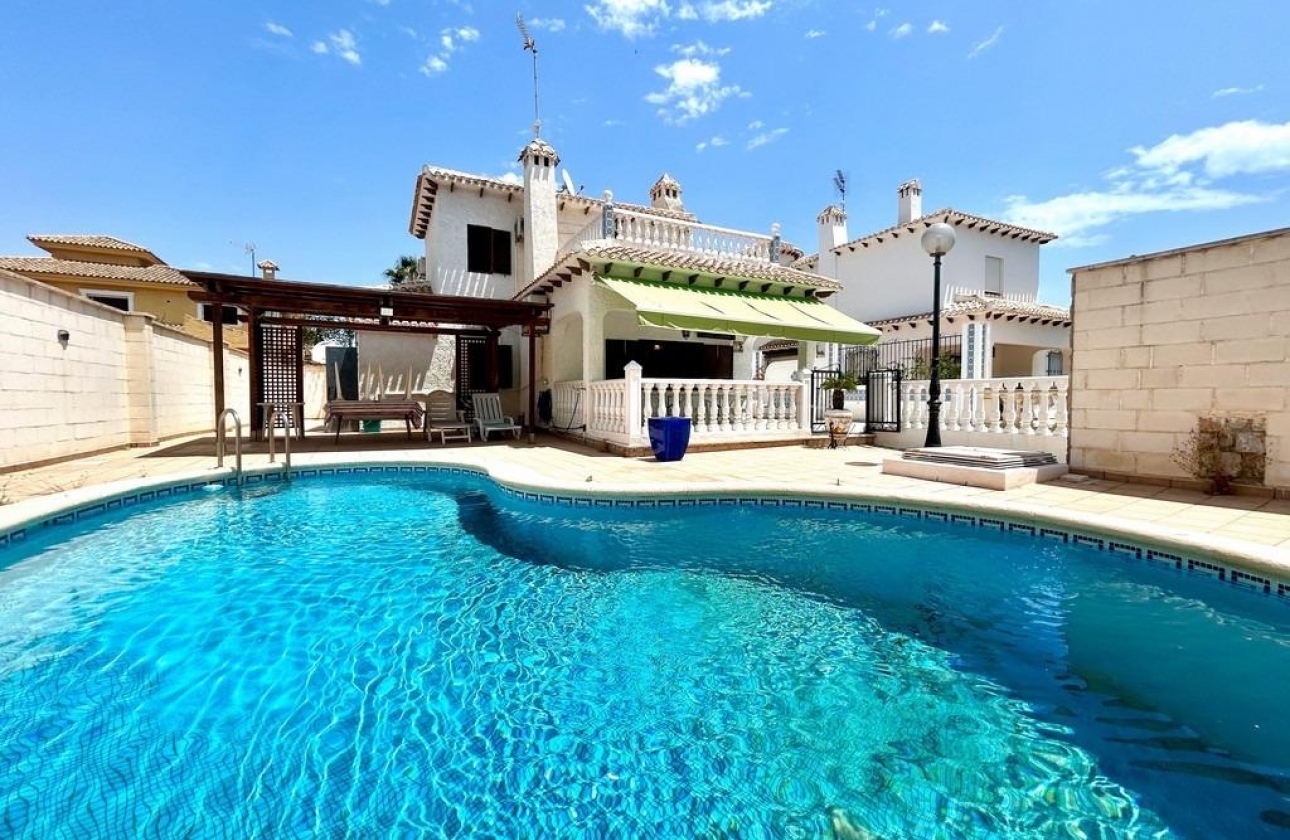 Wiederverkauf - Villa - Orihuela Costa - La Zenia