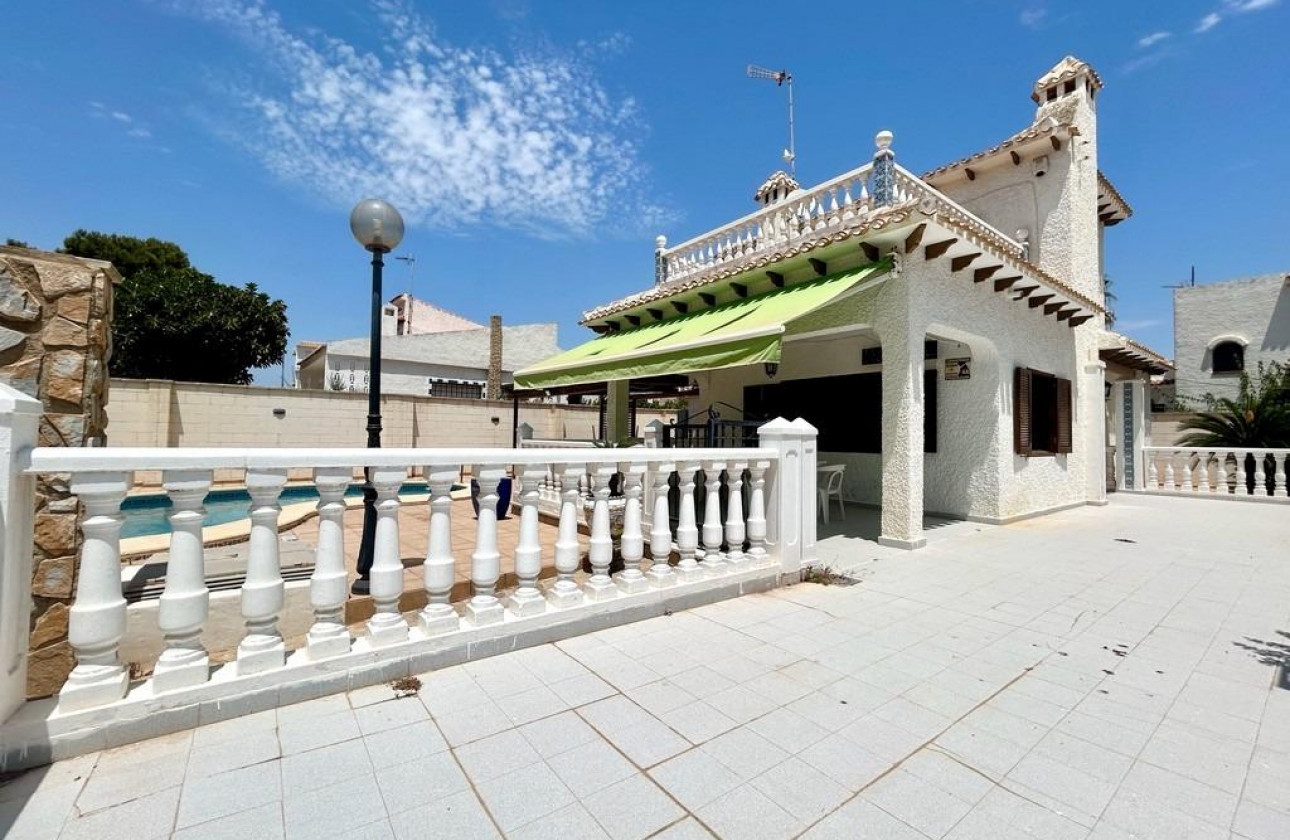Wiederverkauf - Villa - Orihuela Costa - La Zenia